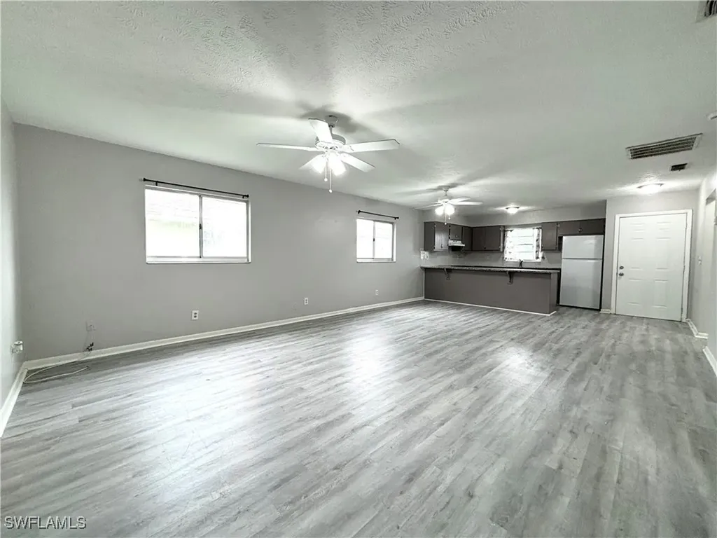 1718 SW Santa Barbara Place Cape Coral FL 33991