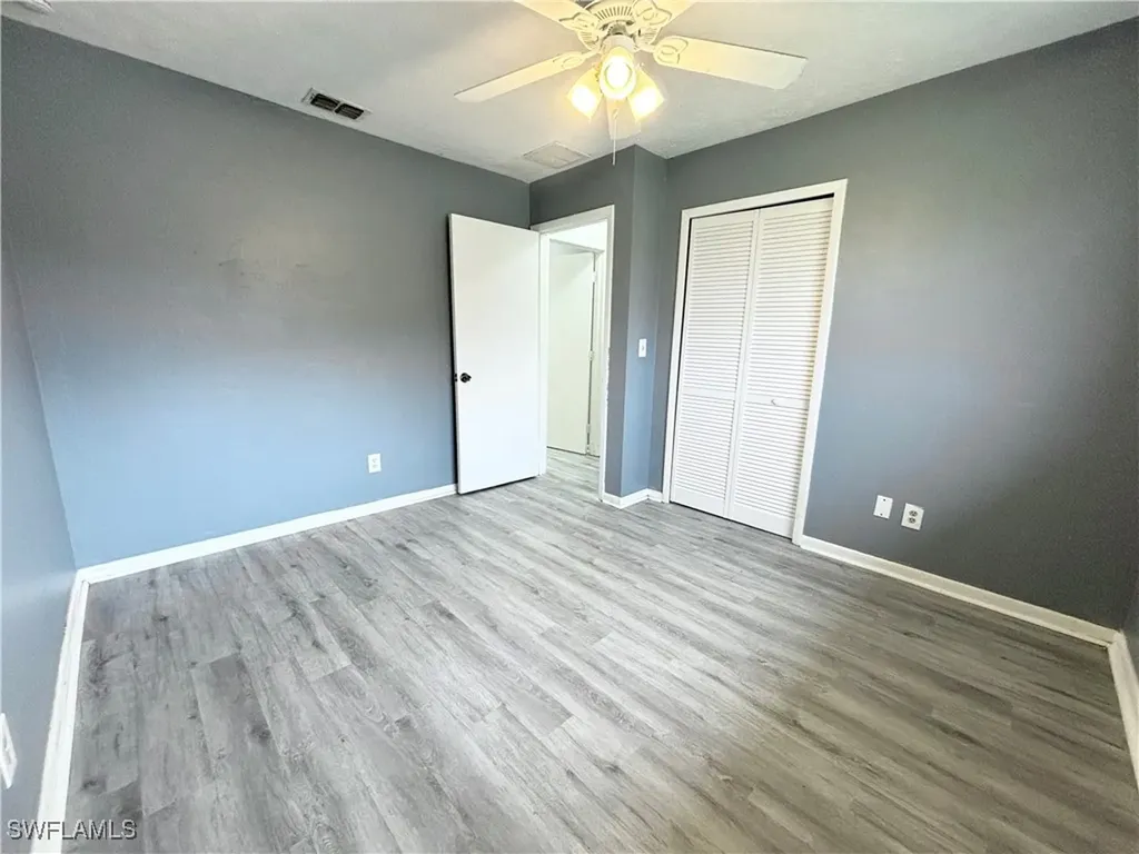 1718 SW Santa Barbara Place Cape Coral FL 33991