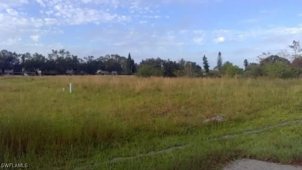 32 Cosmopolitan Drive Lehigh Acres FL 33936