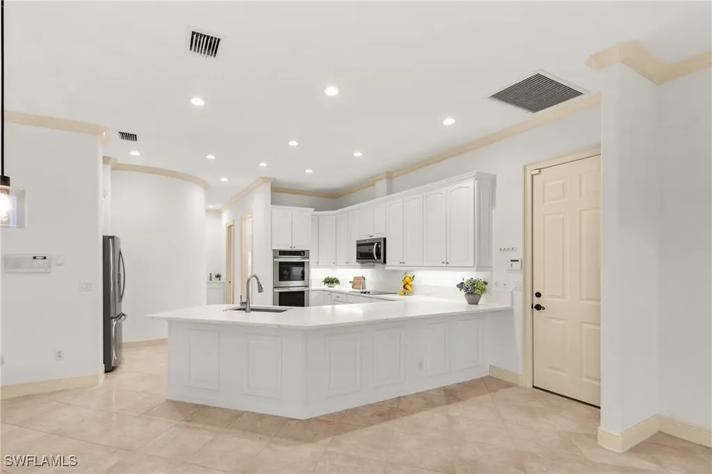 4009 Treadwater Court Naples FL 34109