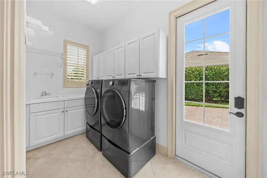 4009 Treadwater Court Naples FL 34109
