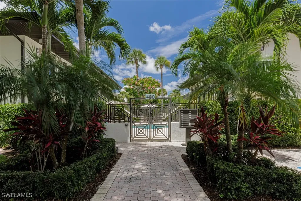 480 5th Street S Naples FL 34102