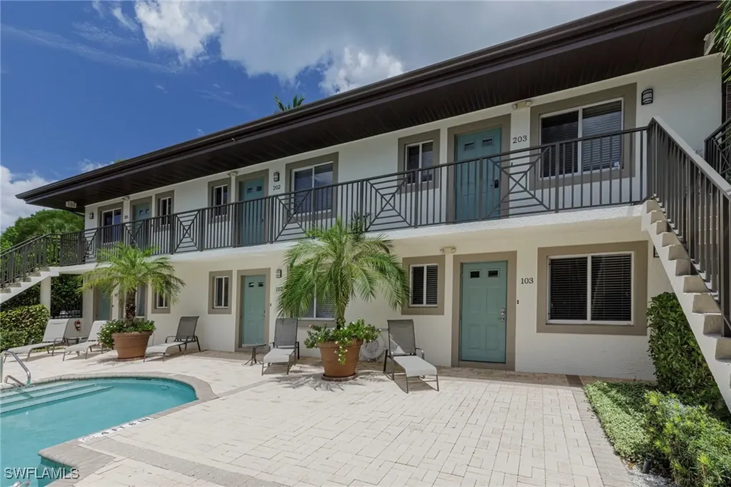 480 5th Street S Naples FL 34102