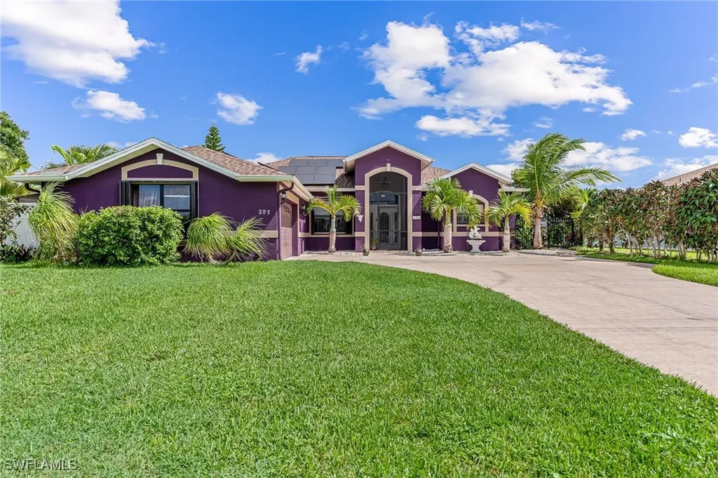 207 SE 31st Street Cape Coral FL 33904