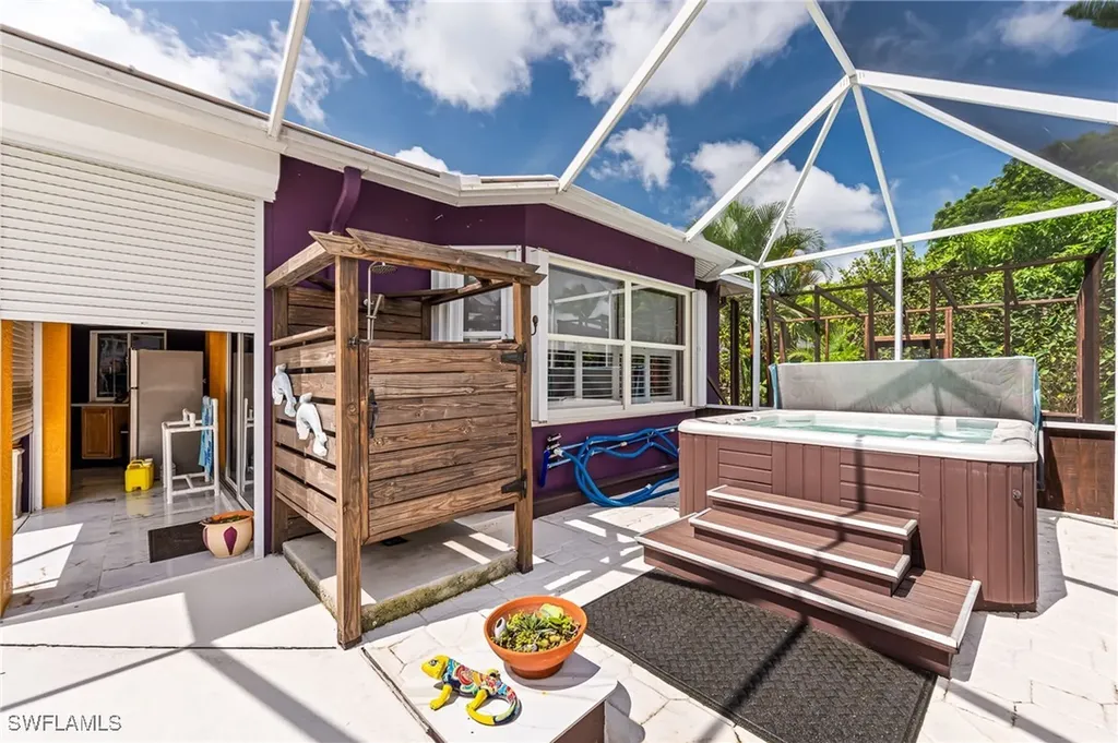 207 SE 31st Street Cape Coral FL 33904