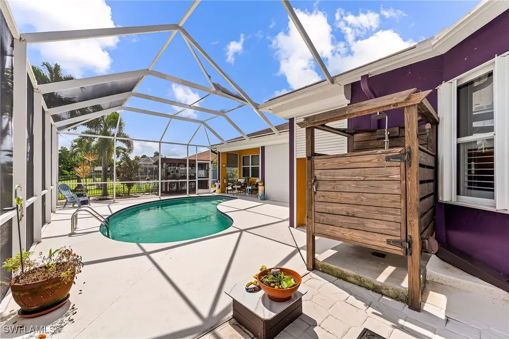 207 SE 31st Street Cape Coral FL 33904