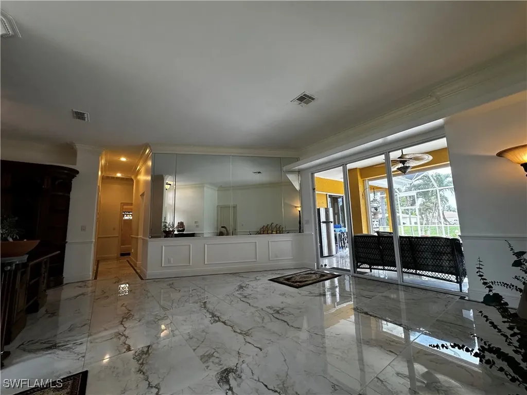 207 SE 31st Street Cape Coral FL 33904