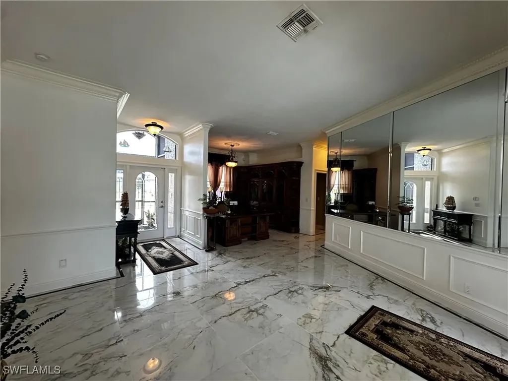 207 SE 31st Street Cape Coral FL 33904