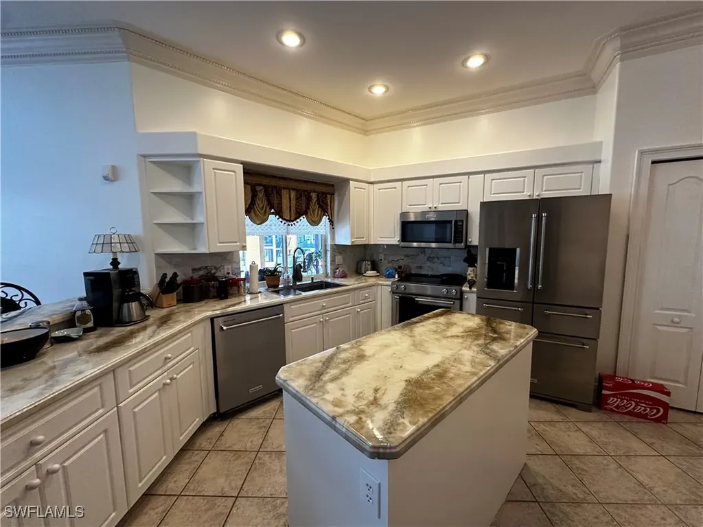 207 SE 31st Street Cape Coral FL 33904