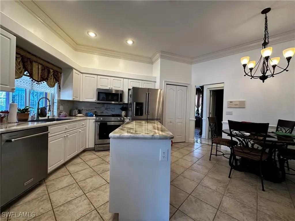 207 SE 31st Street Cape Coral FL 33904