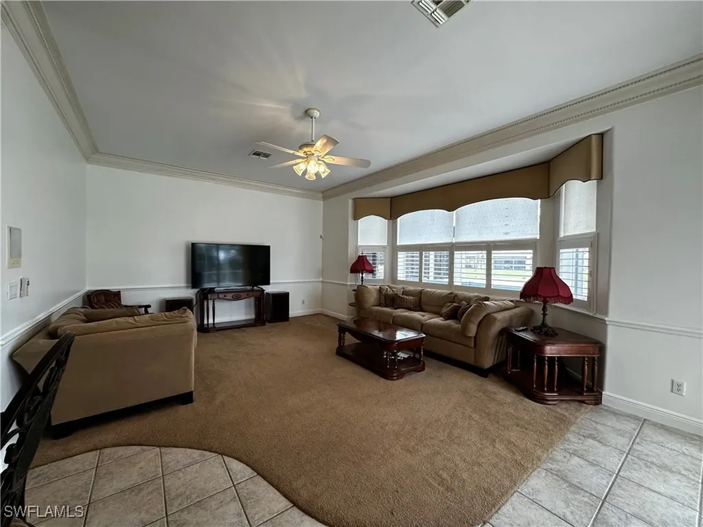 207 SE 31st Street Cape Coral FL 33904
