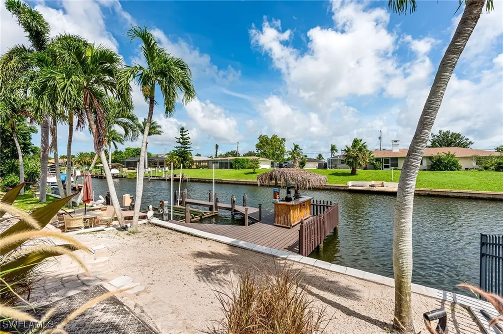 207 SE 31st Street Cape Coral FL 33904