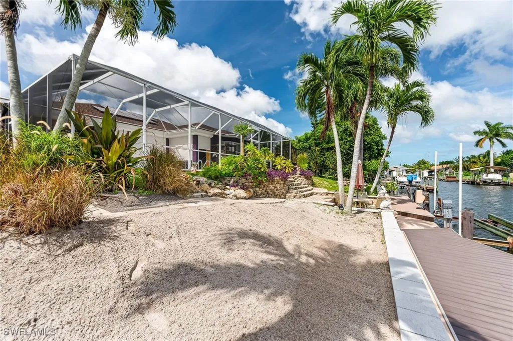 207 SE 31st Street Cape Coral FL 33904