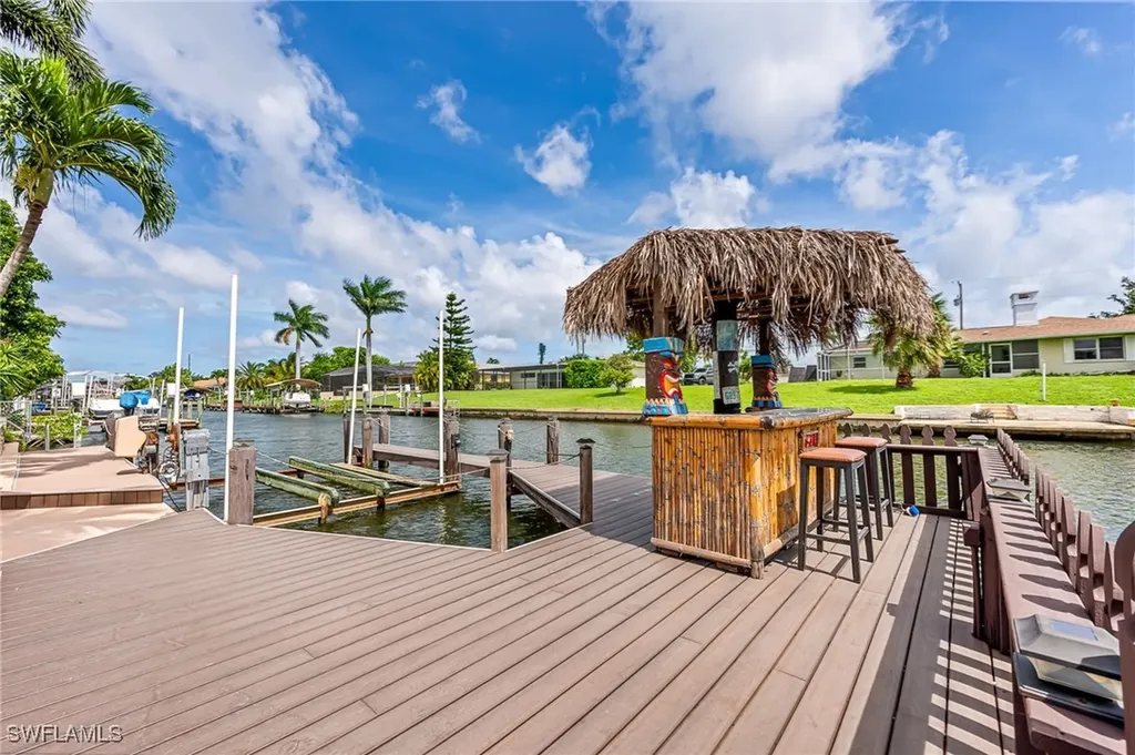 207 SE 31st Street Cape Coral FL 33904