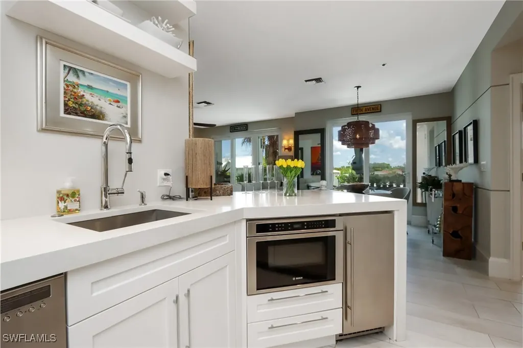 365 5th Avenue S Naples FL 34102