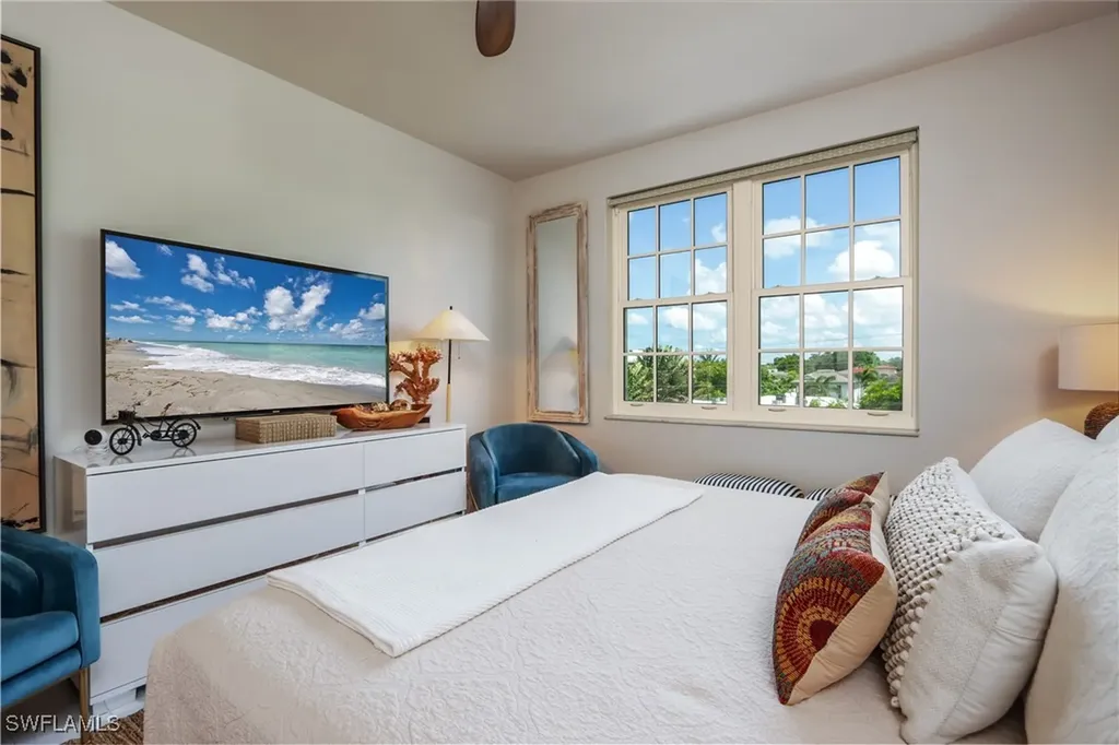 365 5th Avenue S Naples FL 34102