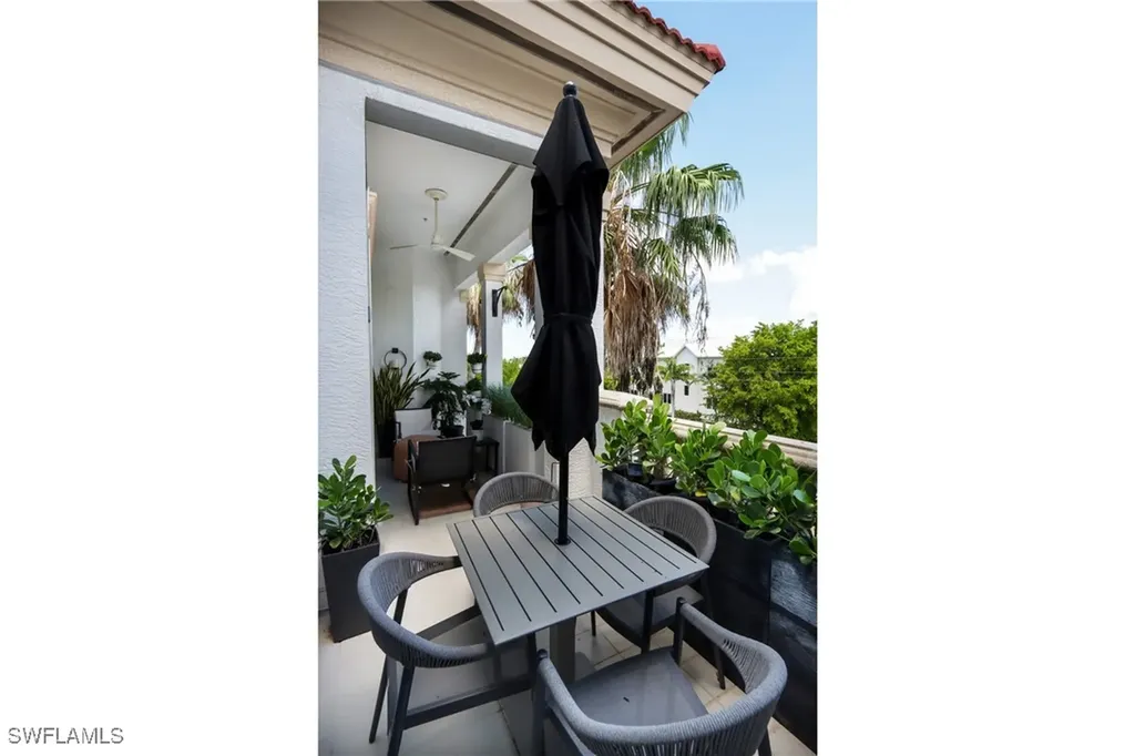 365 5th Avenue S Naples FL 34102