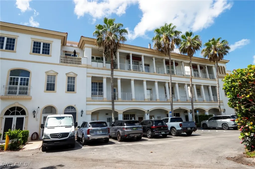 365 5th Avenue S Naples FL 34102