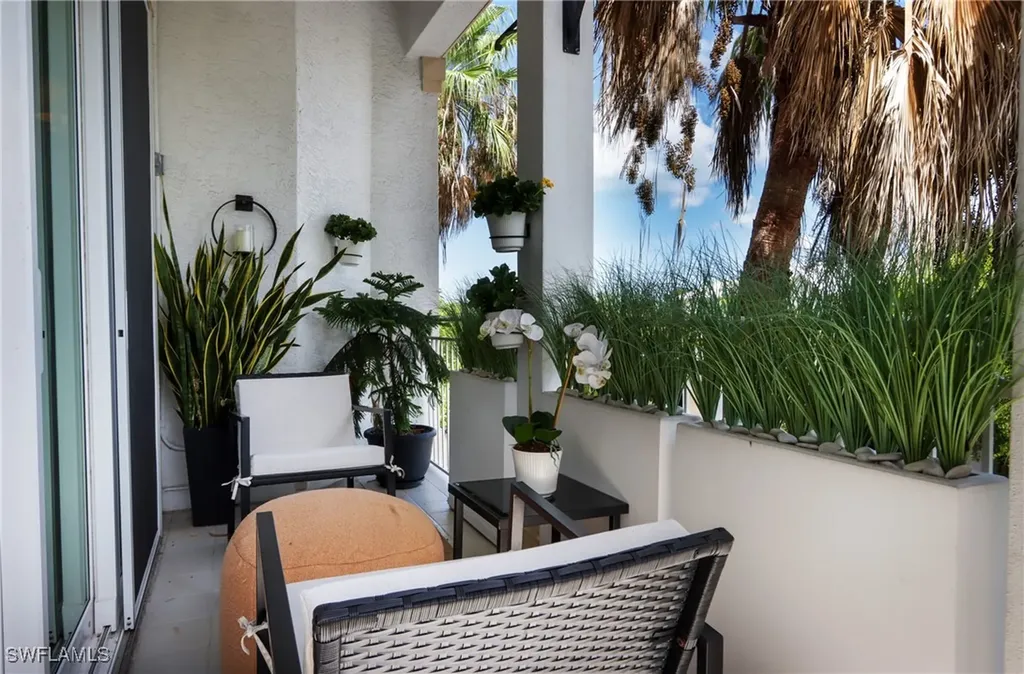 365 5th Avenue S Naples FL 34102