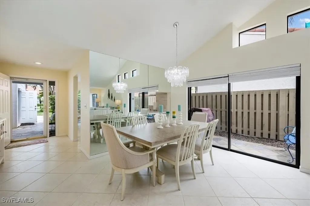 833 Reef Point Circle Naples FL 34108