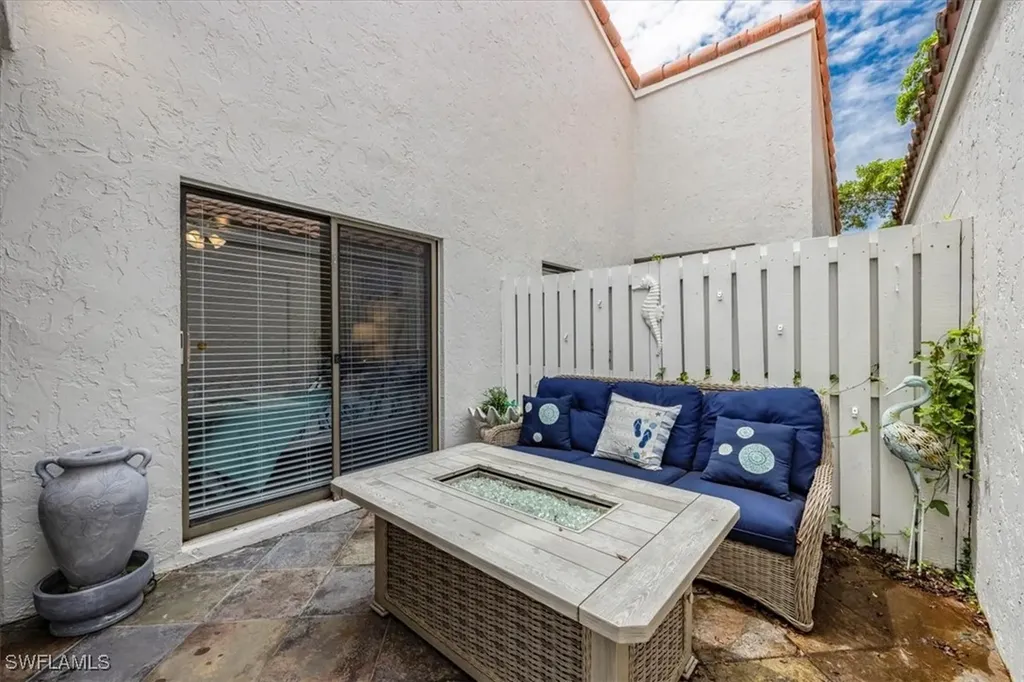 833 Reef Point Circle Naples FL 34108