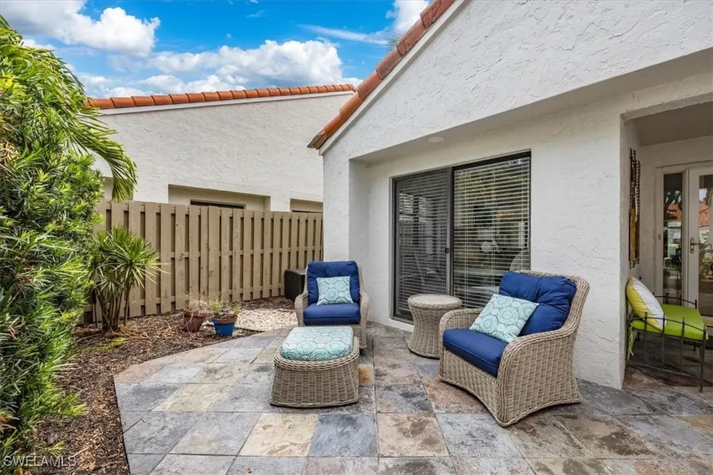 833 Reef Point Circle Naples FL 34108