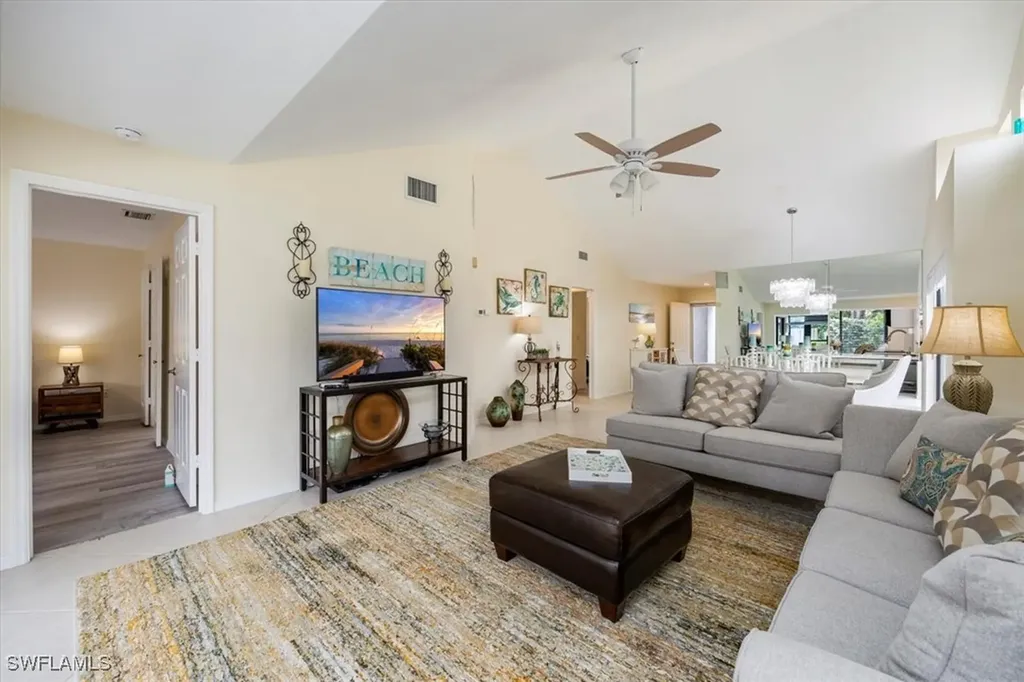 833 Reef Point Circle Naples FL 34108