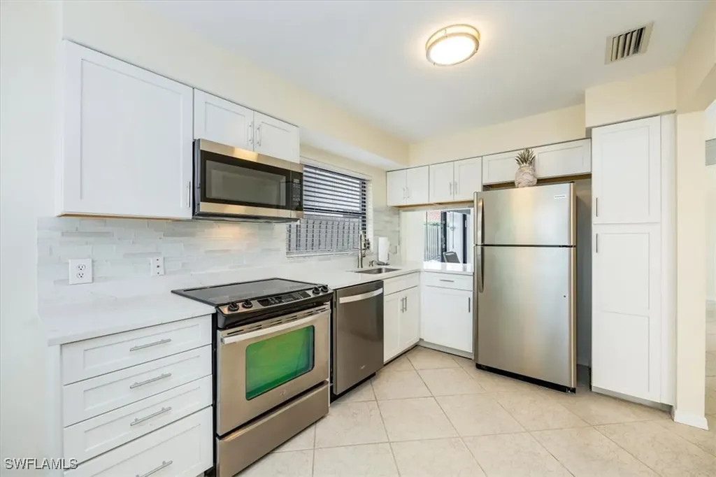 833 Reef Point Circle Naples FL 34108