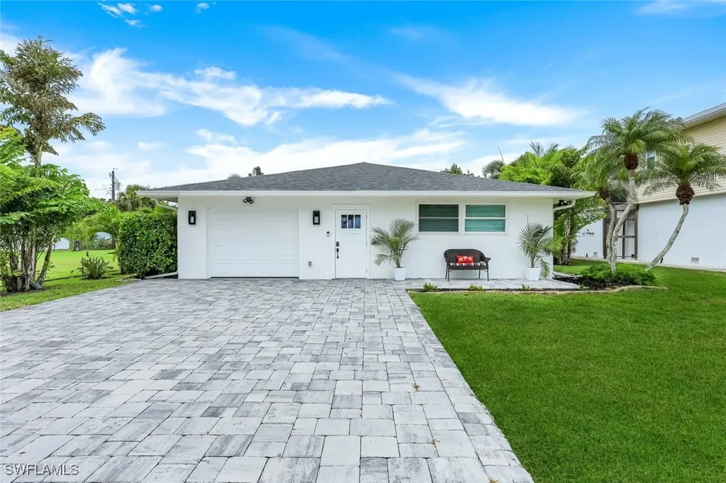 Bonita Springs FL, 4465 Mariner Road