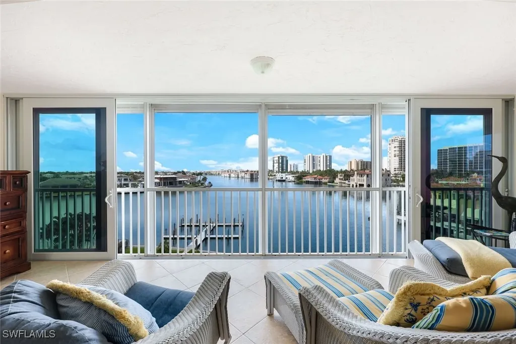 250 Park Shore Drive Naples FL 34103