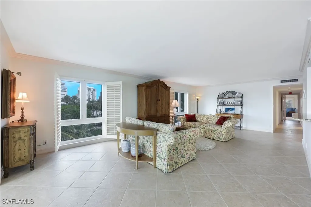 250 Park Shore Drive Naples FL 34103