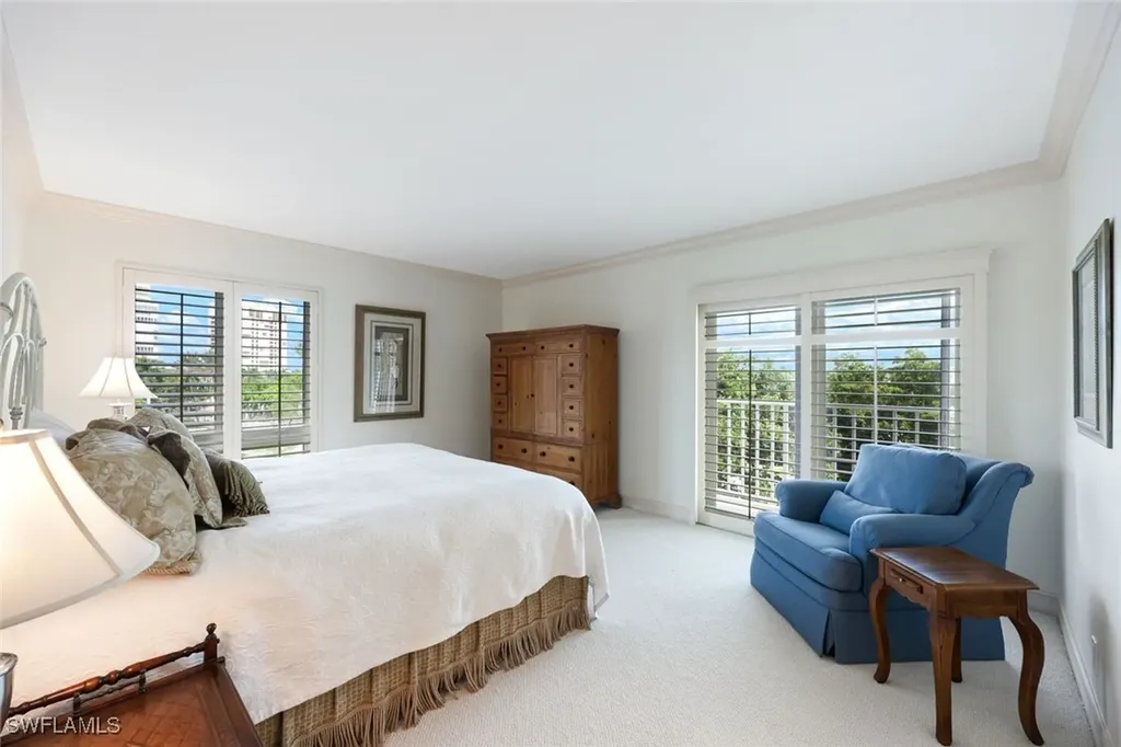 250 Park Shore Drive Naples FL 34103