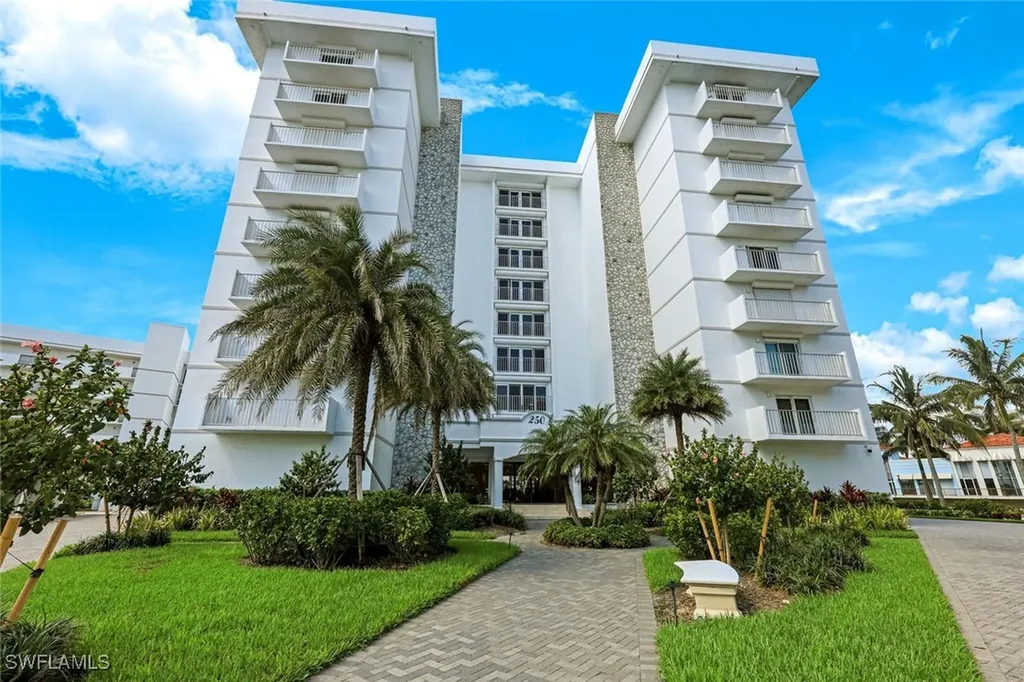 250 Park Shore Drive Naples FL 34103