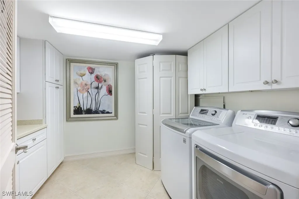 250 Park Shore Drive Naples FL 34103