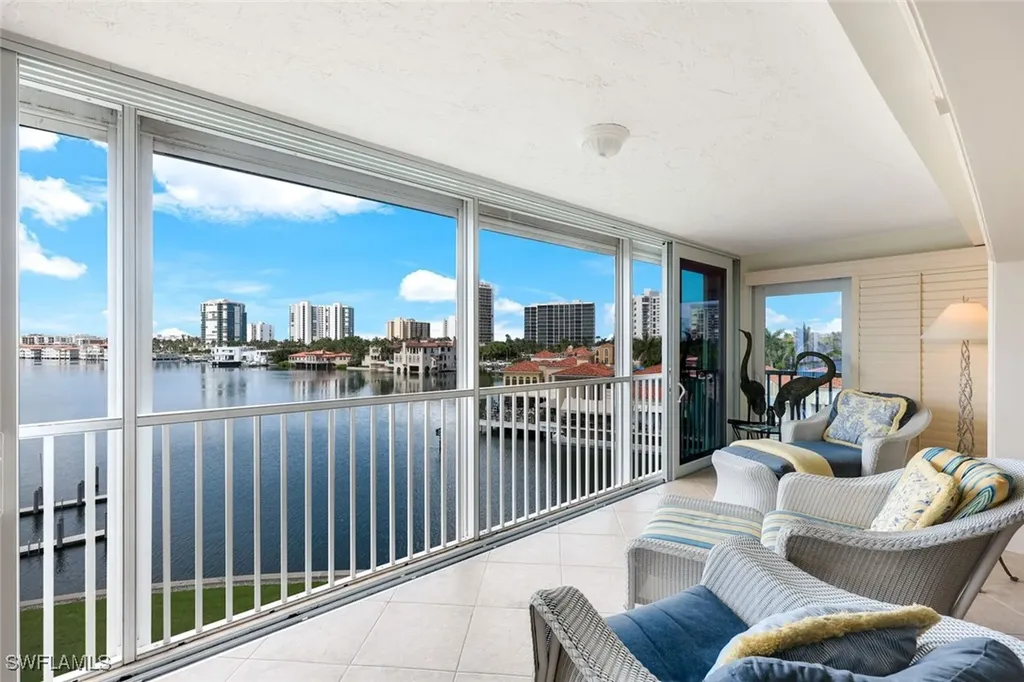 250 Park Shore Drive Naples FL 34103