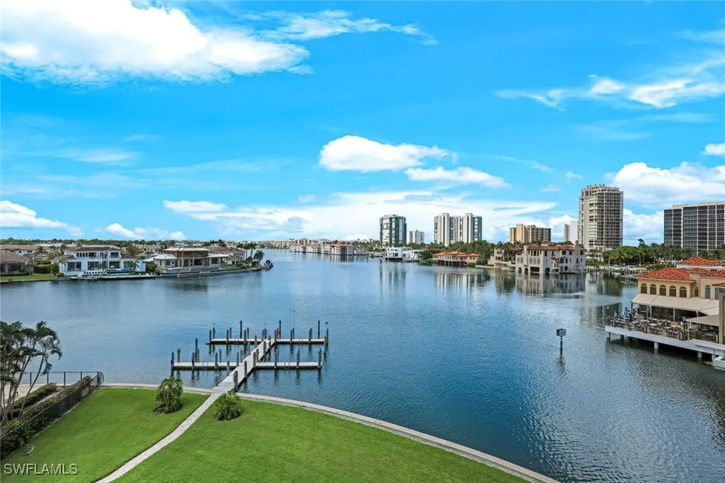 250 Park Shore Drive Naples FL 34103