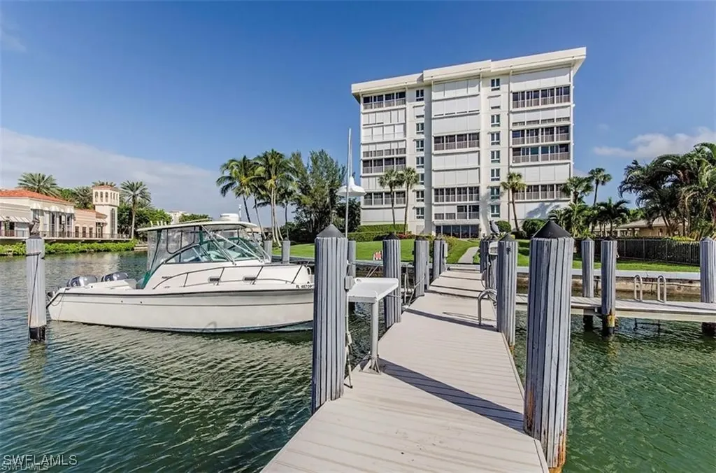 250 Park Shore Drive Naples FL 34103