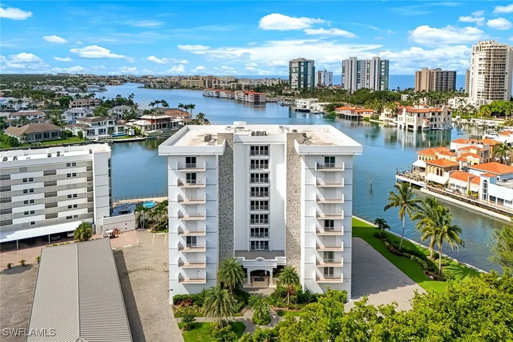 250 Park Shore Drive Naples FL 34103