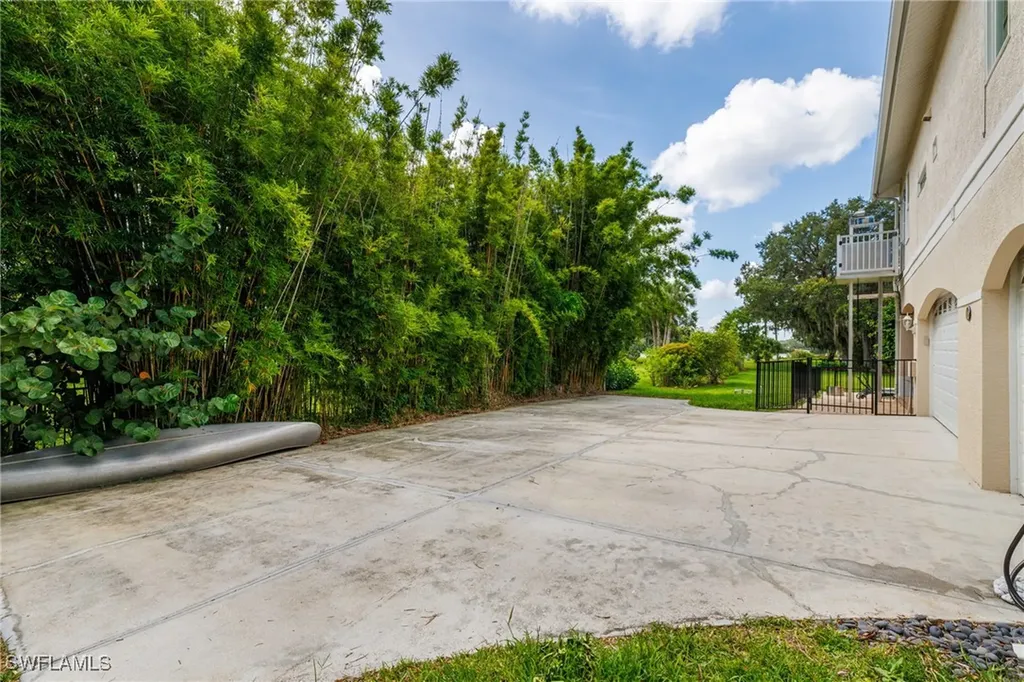 14080 Duke Highway Alva FL 33920