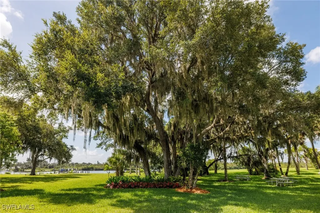 14080 Duke Highway Alva FL 33920