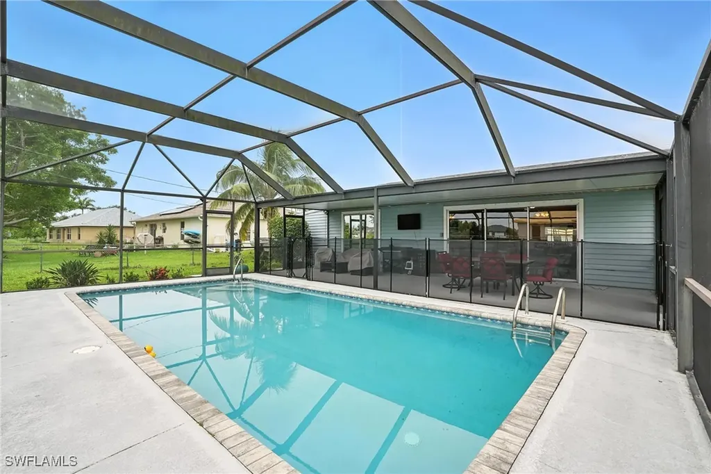 2713 NW 2nd Avenue Cape Coral FL 33993