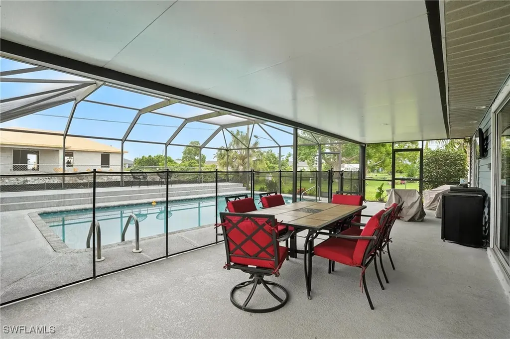 2713 NW 2nd Avenue Cape Coral FL 33993
