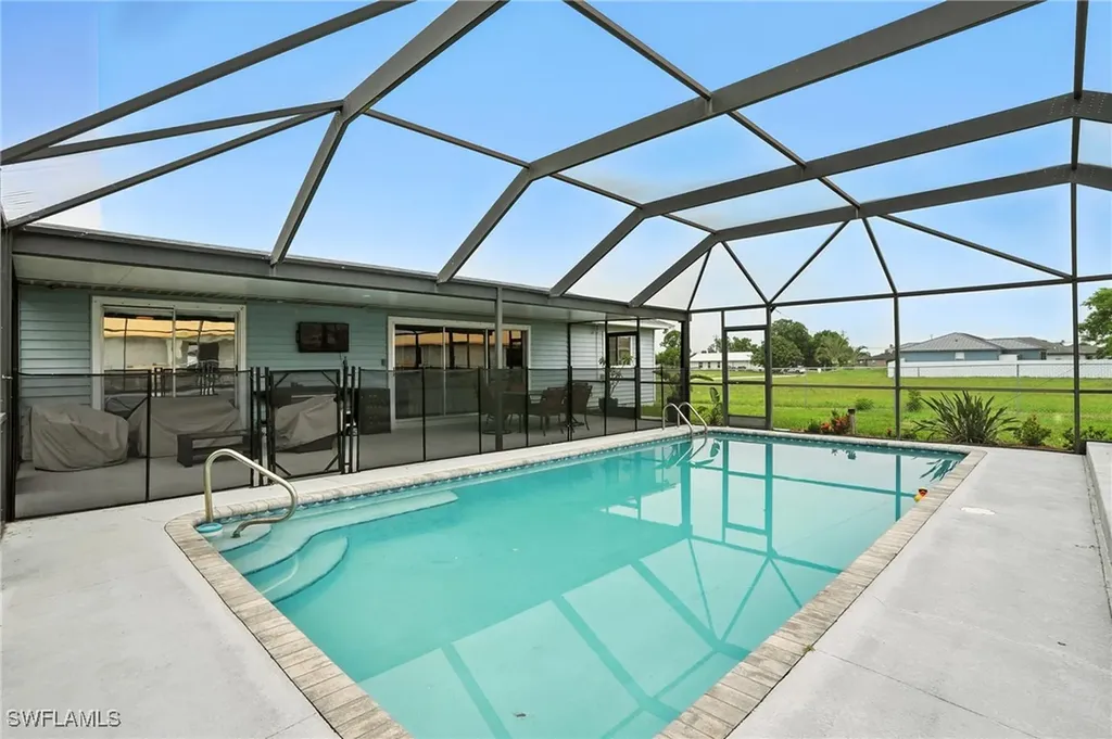 2713 NW 2nd Avenue Cape Coral FL 33993