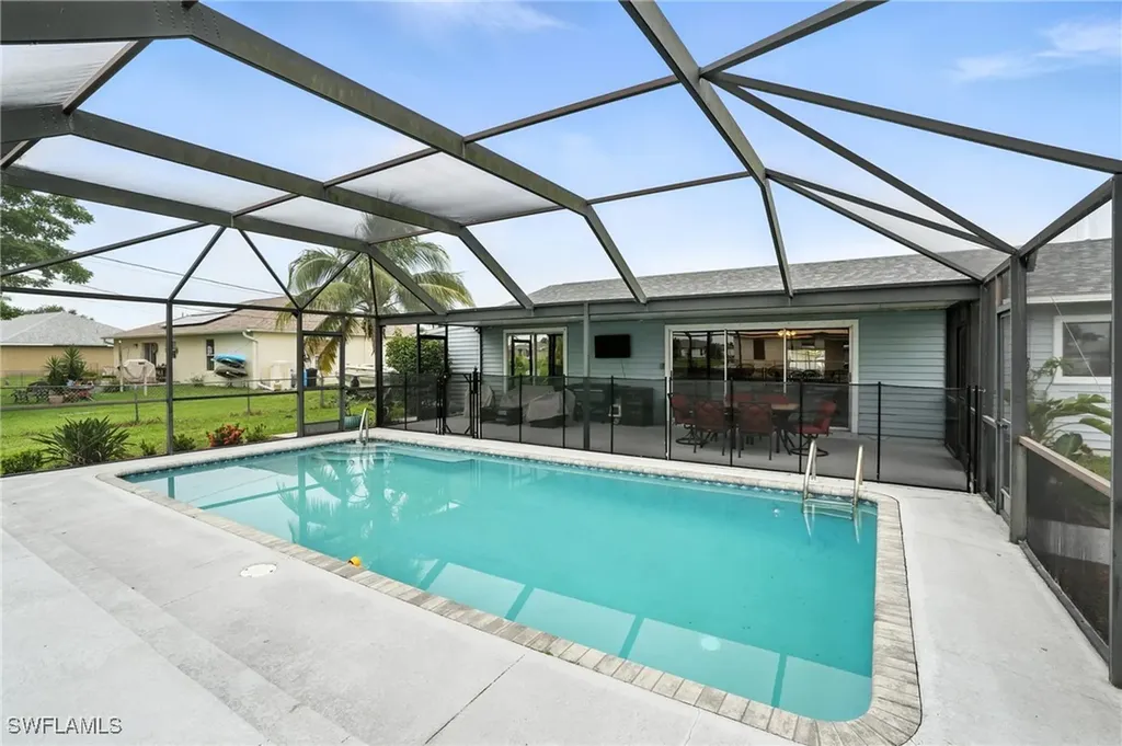2713 NW 2nd Avenue Cape Coral FL 33993