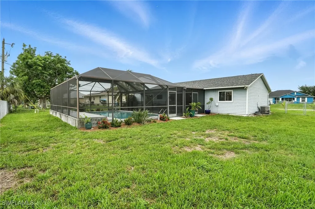 2713 NW 2nd Avenue Cape Coral FL 33993