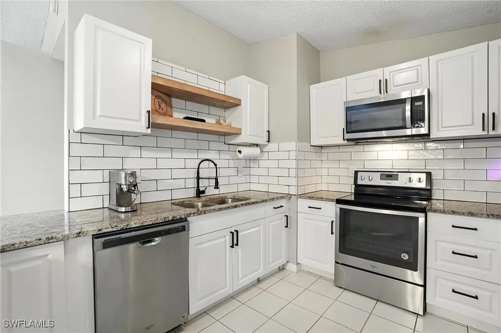 2713 NW 2nd Avenue Cape Coral FL 33993