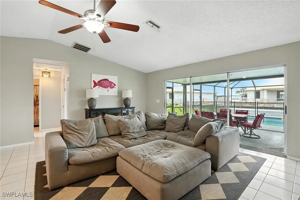2713 NW 2nd Avenue Cape Coral FL 33993