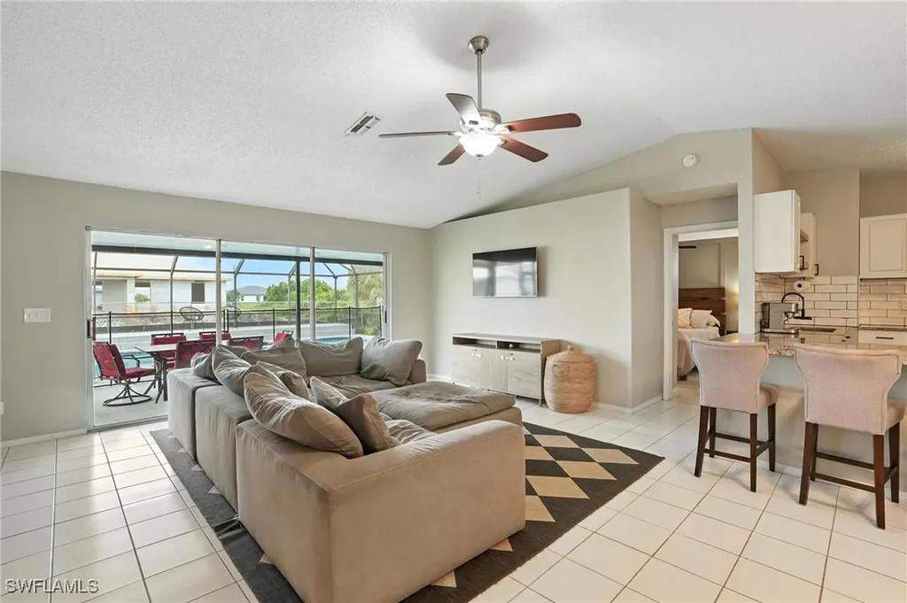 2713 NW 2nd Avenue Cape Coral FL 33993