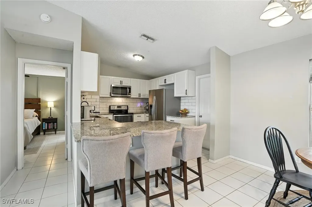 2713 NW 2nd Avenue Cape Coral FL 33993