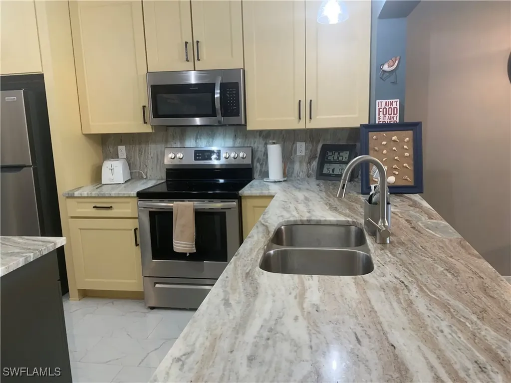 12170 Kelly Sands Way Fort Myers FL 33908